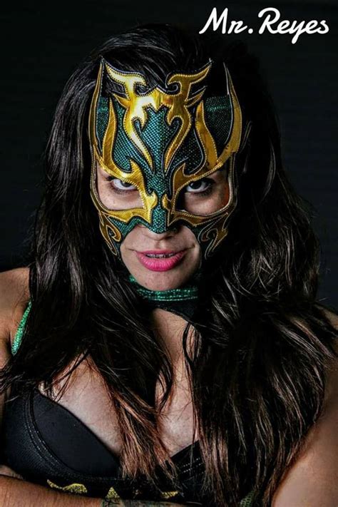 The Luchadoras: La Hiedra